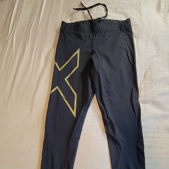 2XU MCS Compression Women's Size M Black and Gold - Picture 1 of 5